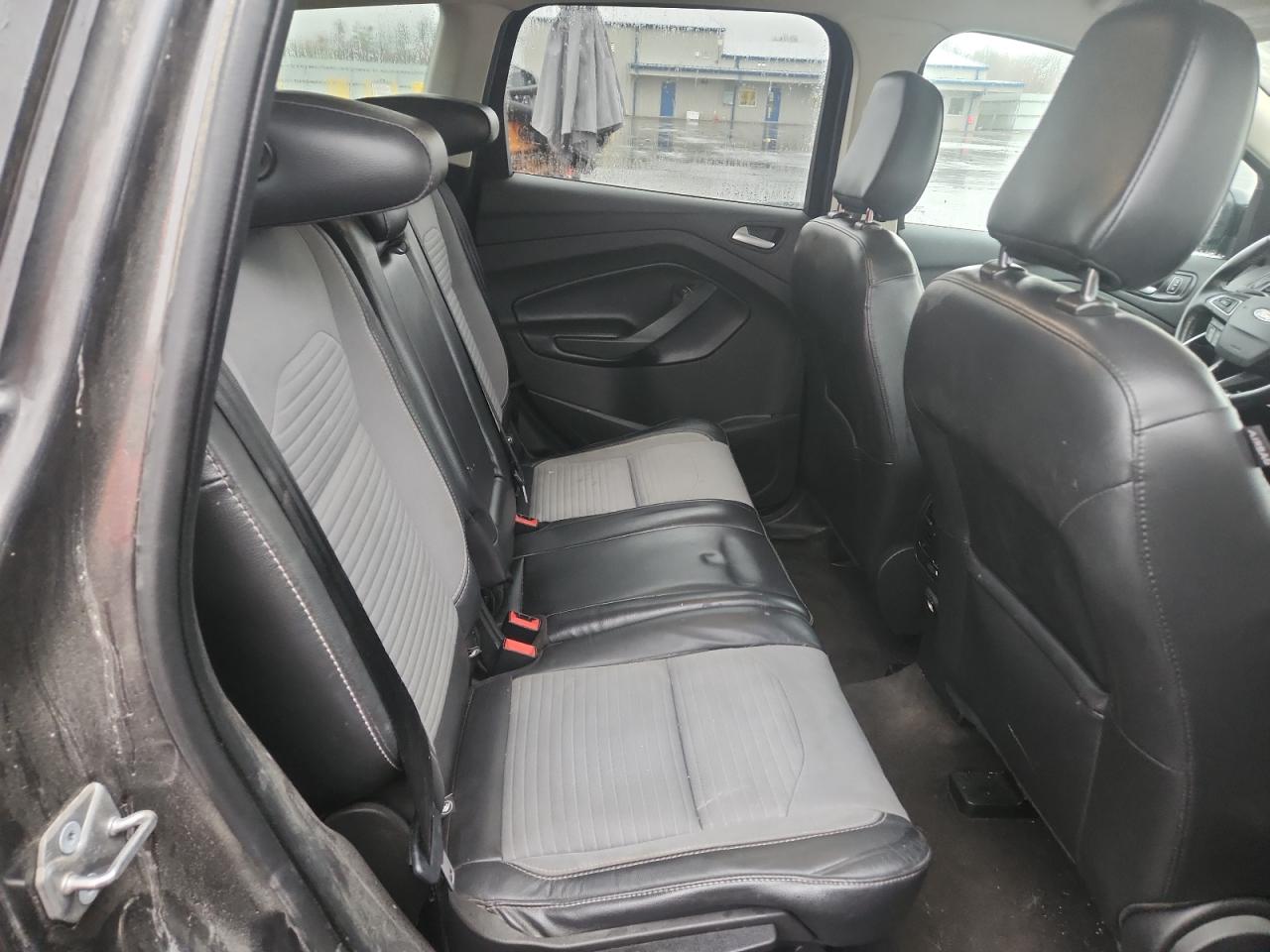 FORD ESCAPE SE