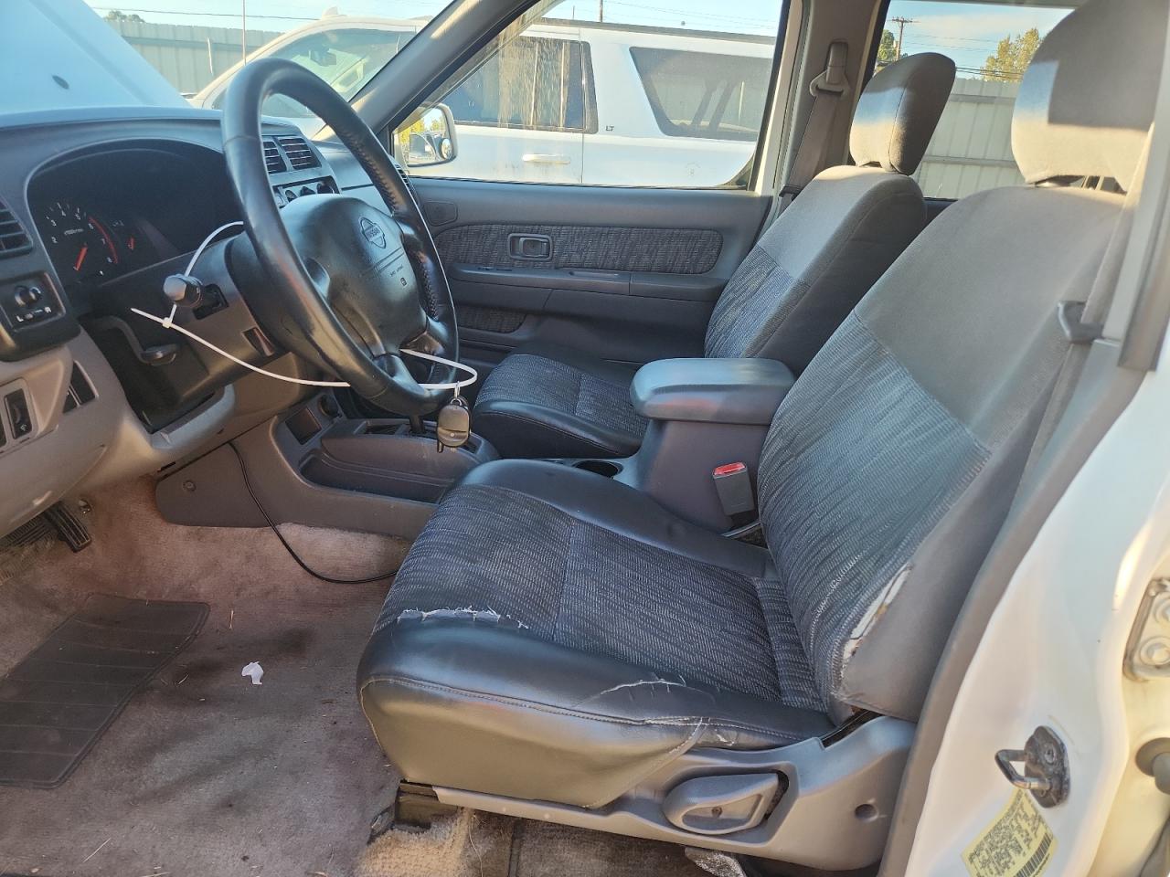 Lot #3290247326 2000 NISSAN FRONTIER C