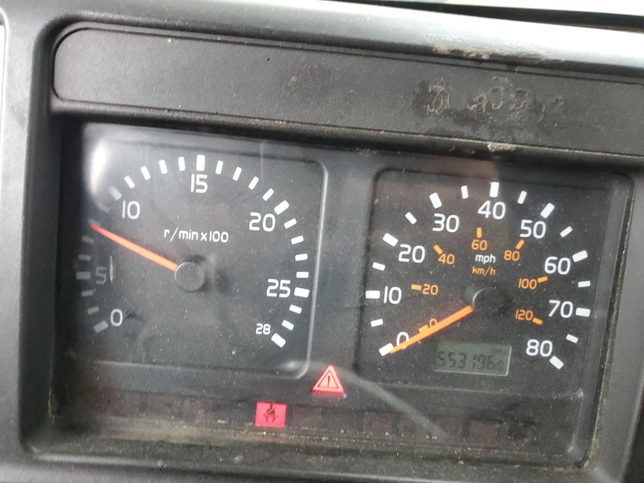 Lot #3283849453 2000 VOLVO VN