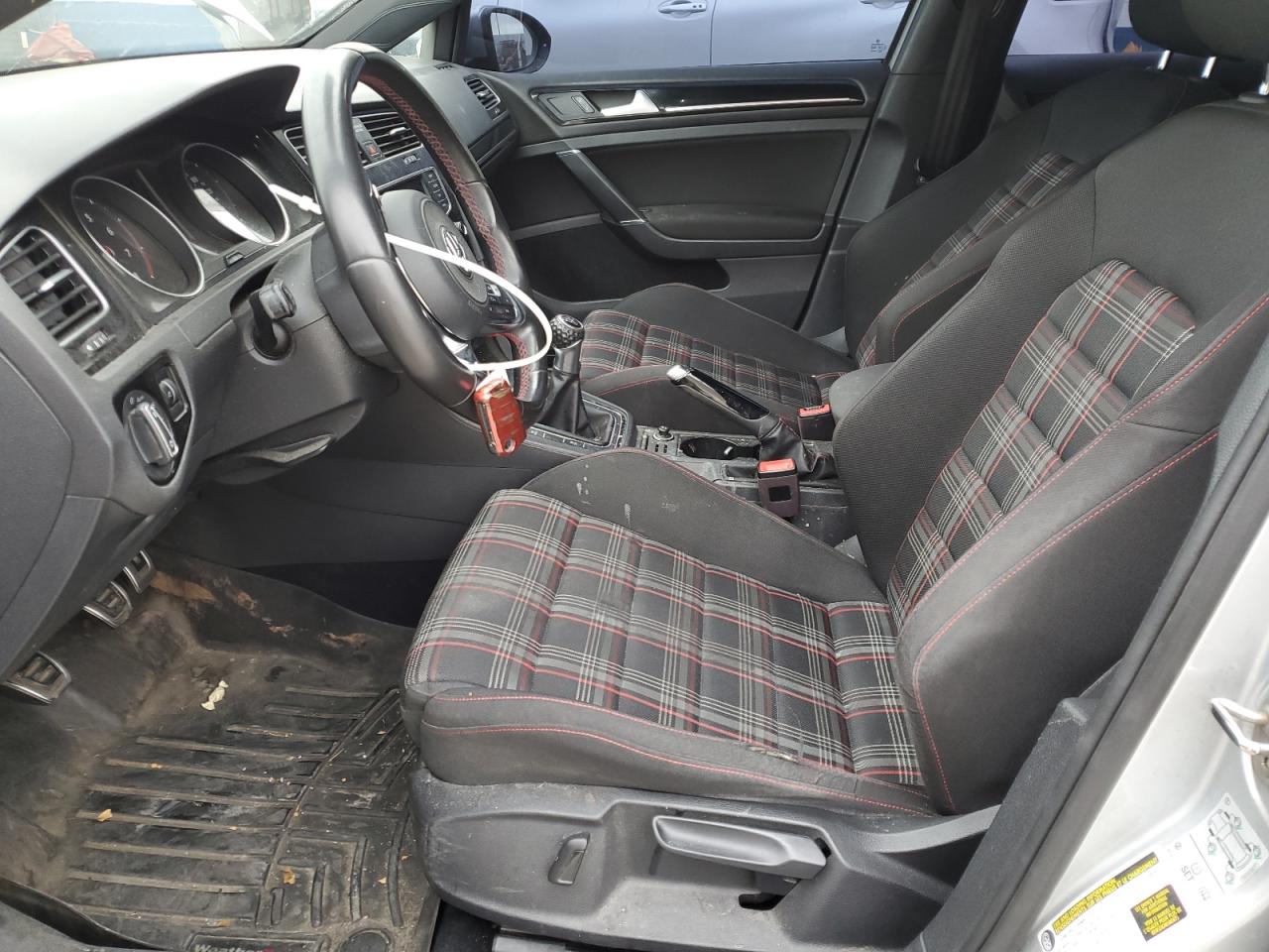 VOLKSWAGEN GOLF GTI S