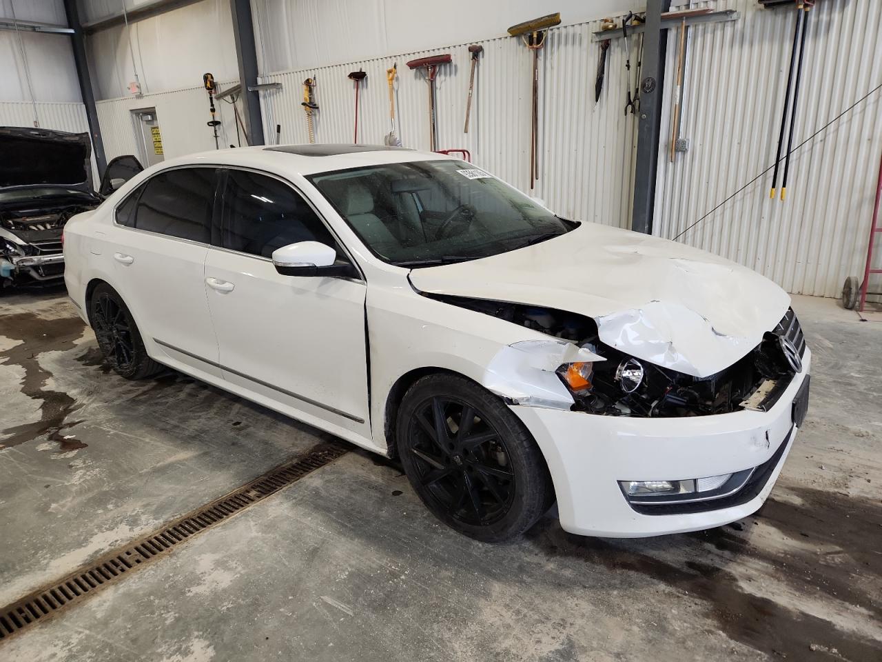 VOLKSWAGEN PASSAT SE