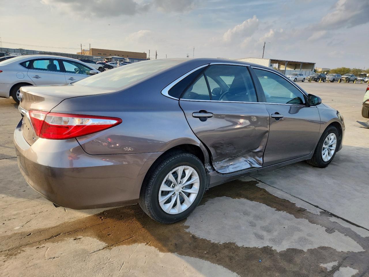 TOYOTA CAMRY LE