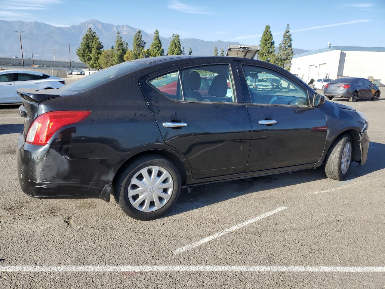 NISSAN VERSA S