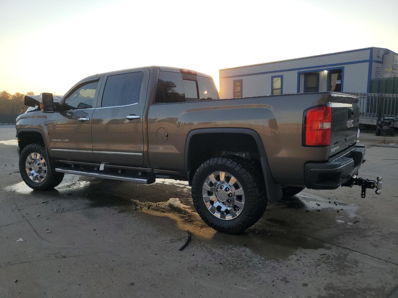 GMC SIERRA K2500 DENALI