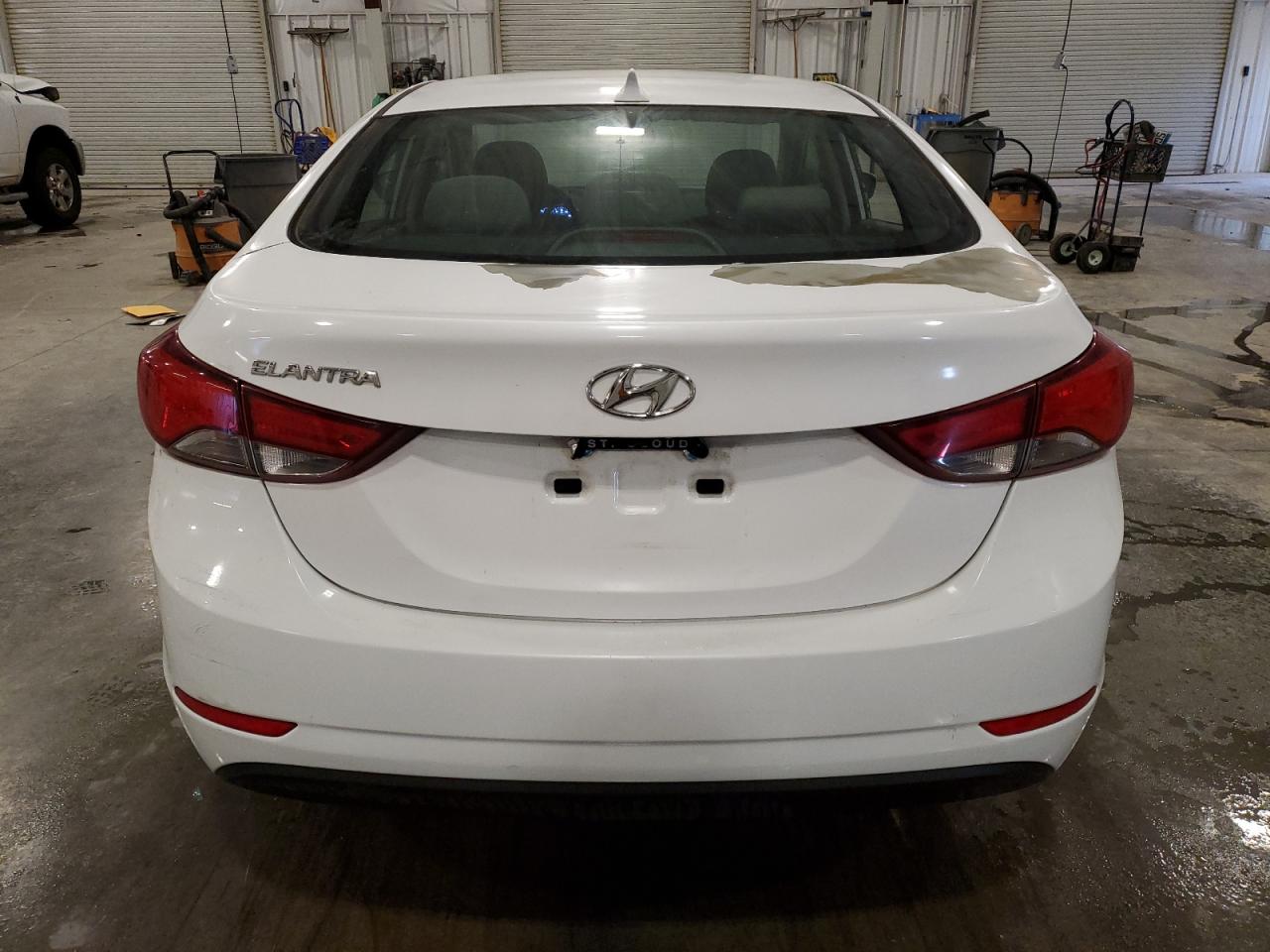 HYUNDAI ELANTRA SE