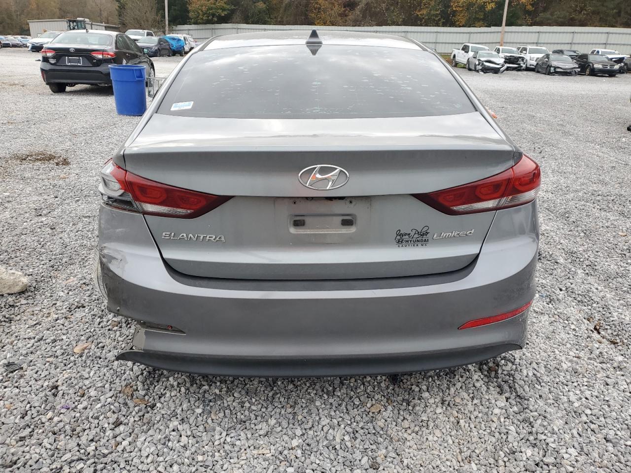 HYUNDAI ELANTRA SE