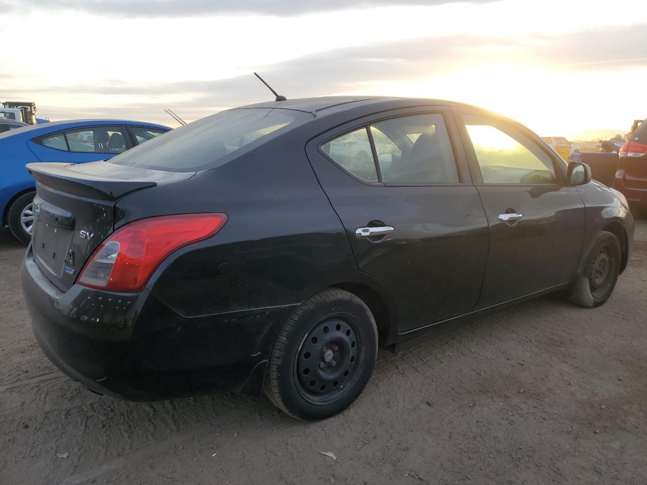 NISSAN VERSA S