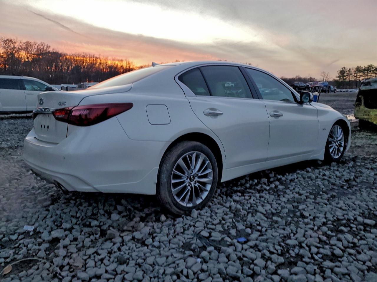 INFINITI Q50 PURE