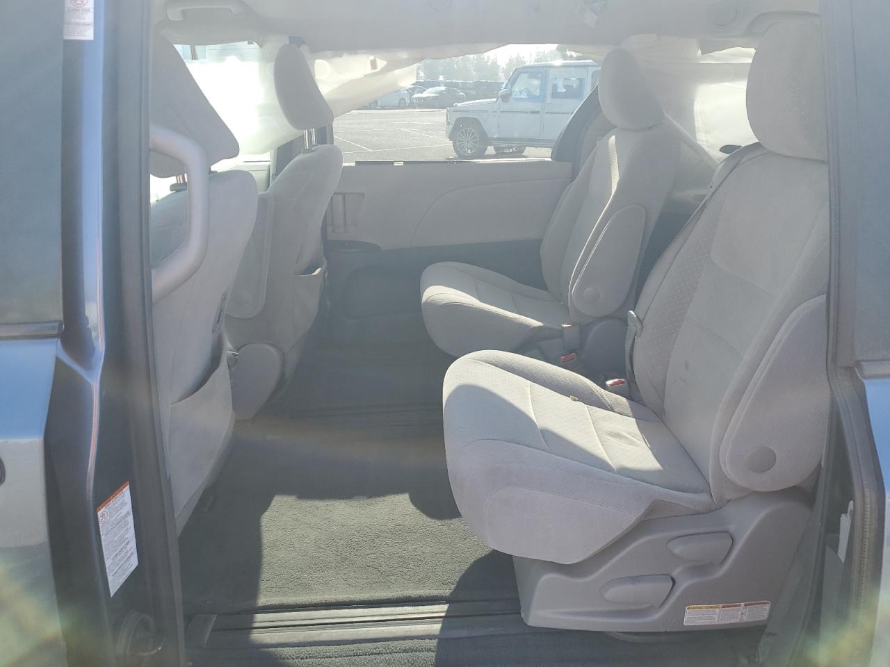 Lot #3304889536 2017 TOYOTA SIENNA LE