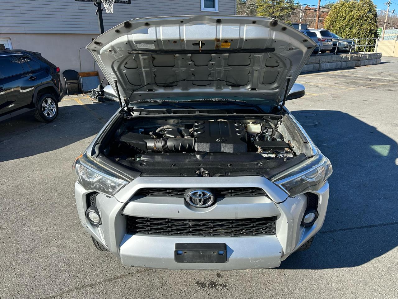 TOYOTA 4RUNNER SR5