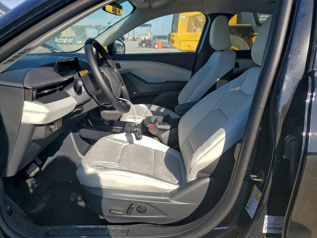 FORD MUSTANG PREMIUM