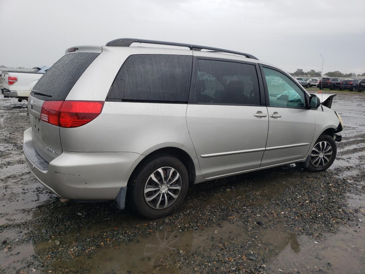 Lot #3310301080 2004 TOYOTA SIENNA CE