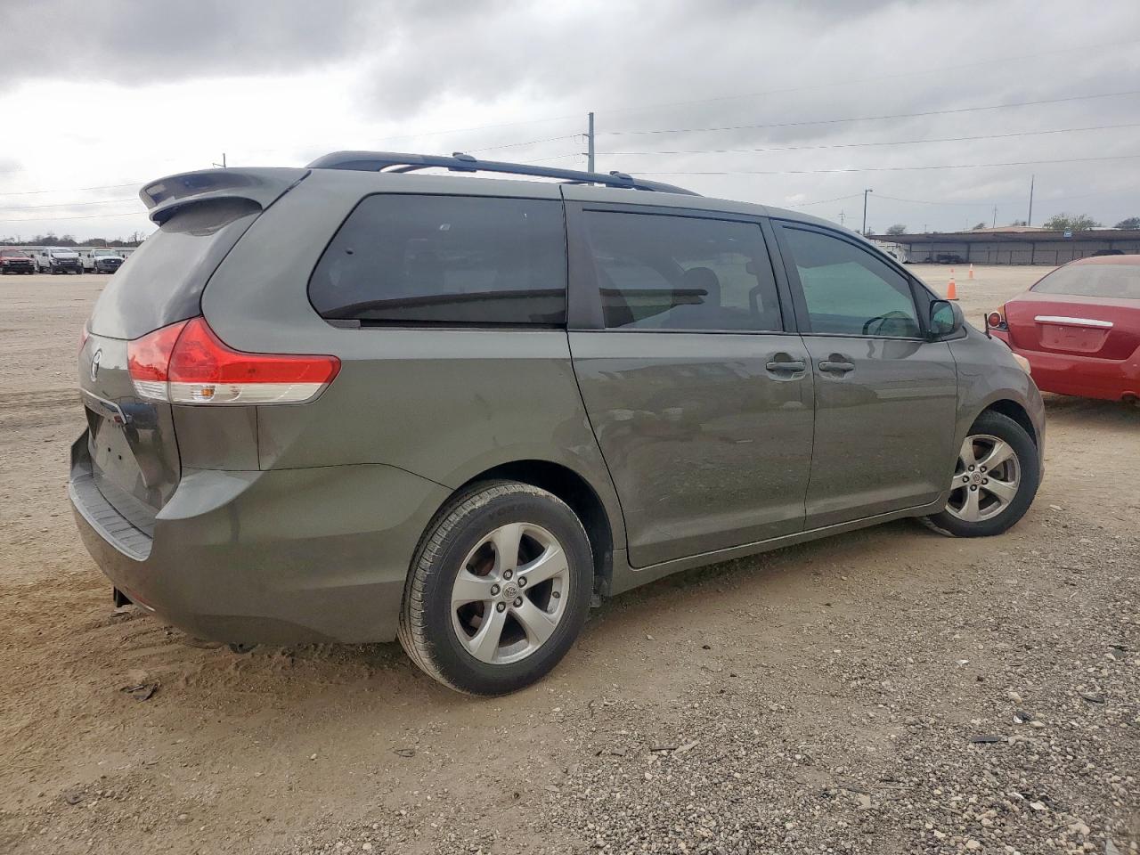 Lot #3302892892 2012 TOYOTA SIENNA LE