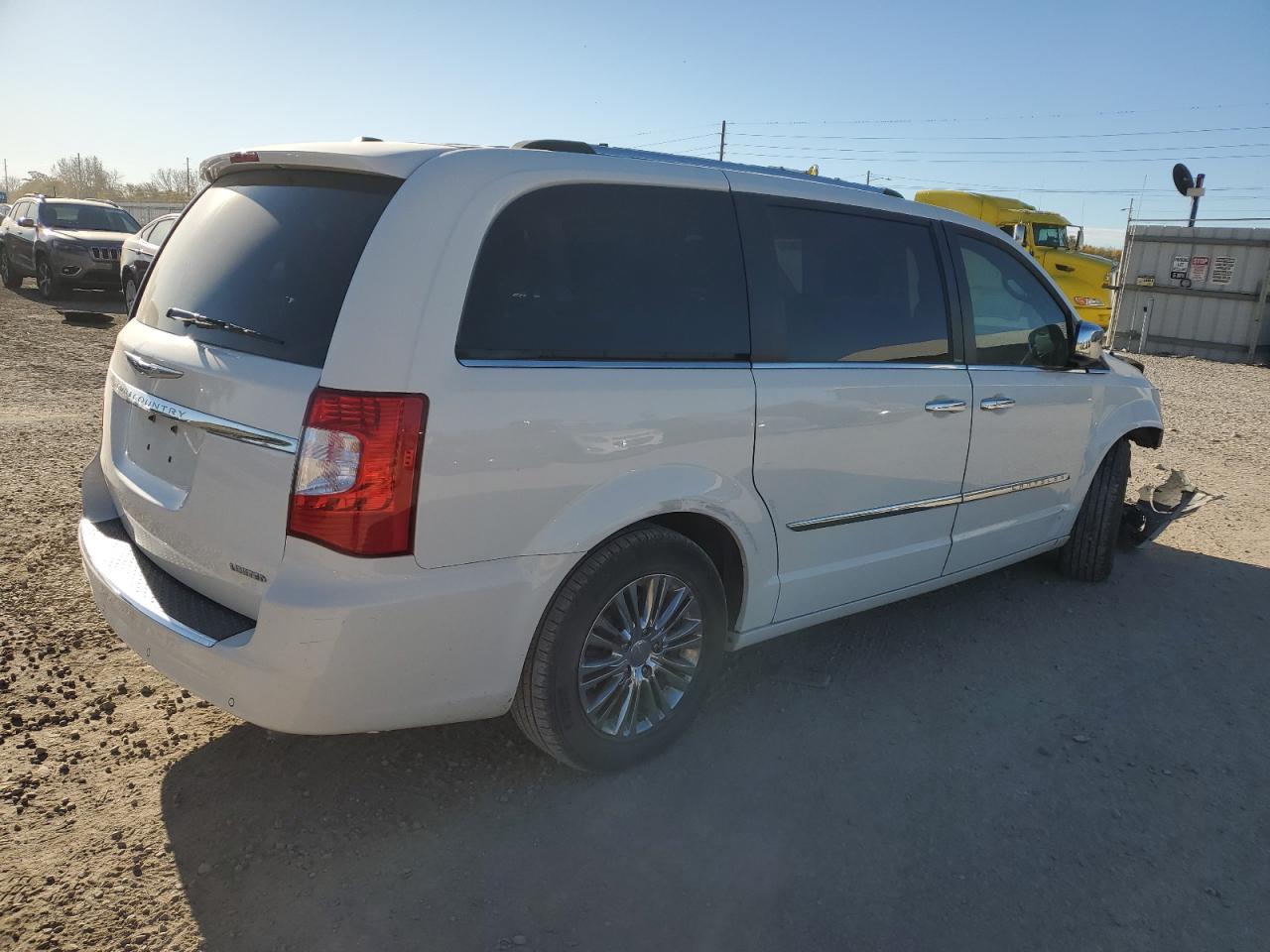 CHRYSLER TOWN & COUNTRY LIMITED