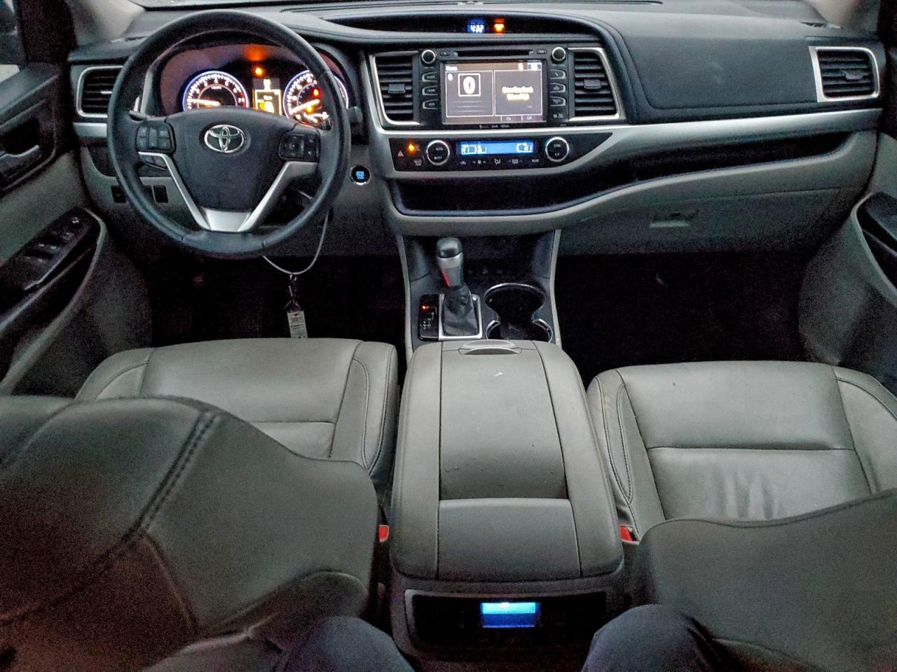 TOYOTA HIGHLANDER XLE