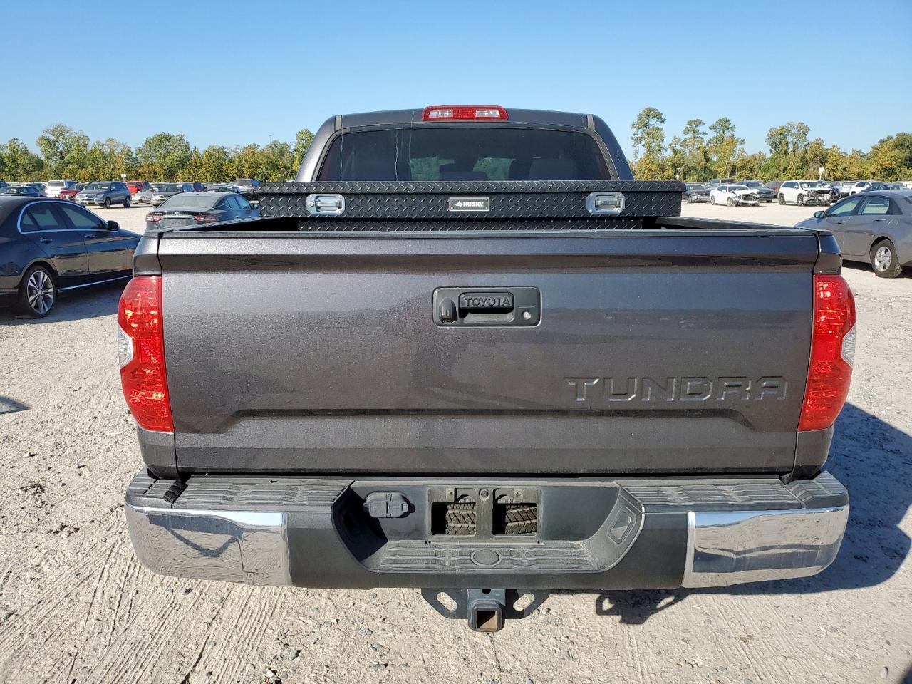 TOYOTA TUNDRA CREWMAX SR5