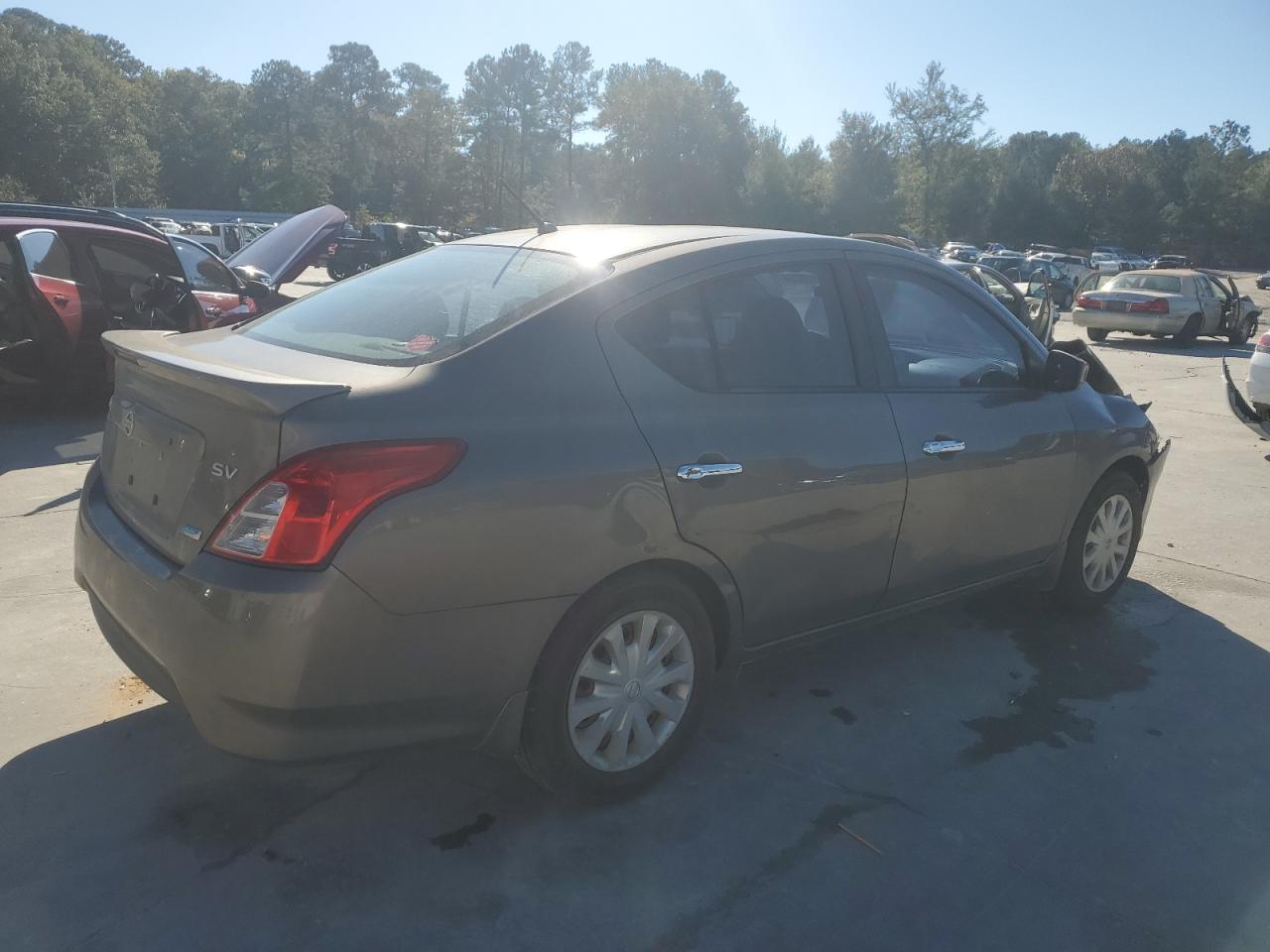 NISSAN VERSA S
