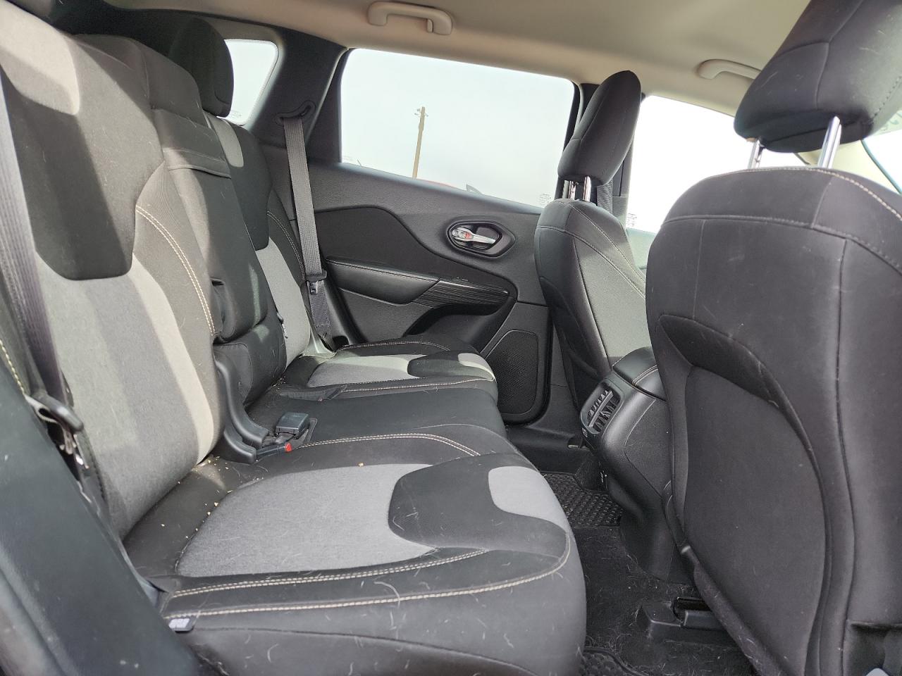 JEEP GRAND CHEROKEE LATITUDE