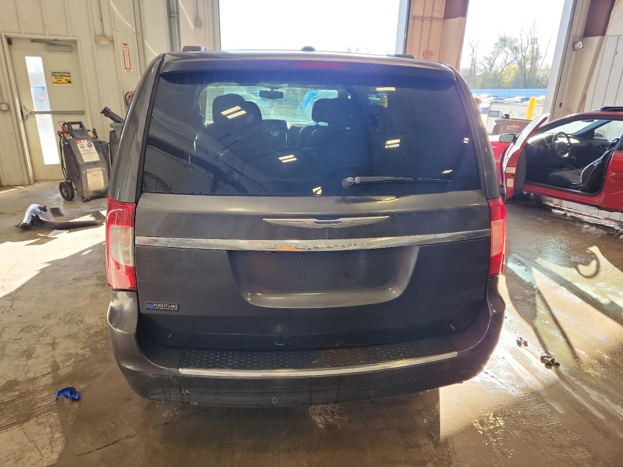 CHRYSLER TOWN & COUNTRY TOURING L