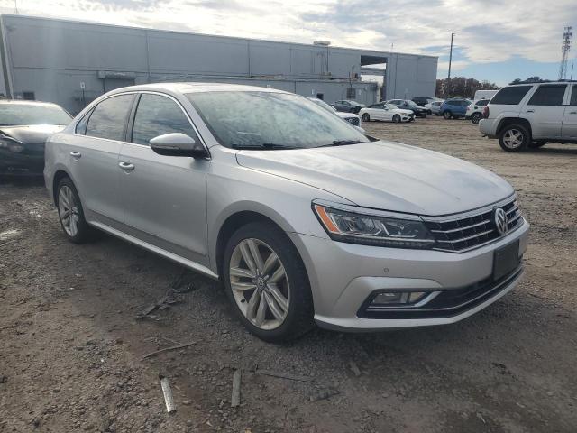2017 VOLKSWAGEN PASSAT SE 1VWGT7A33HC033380
