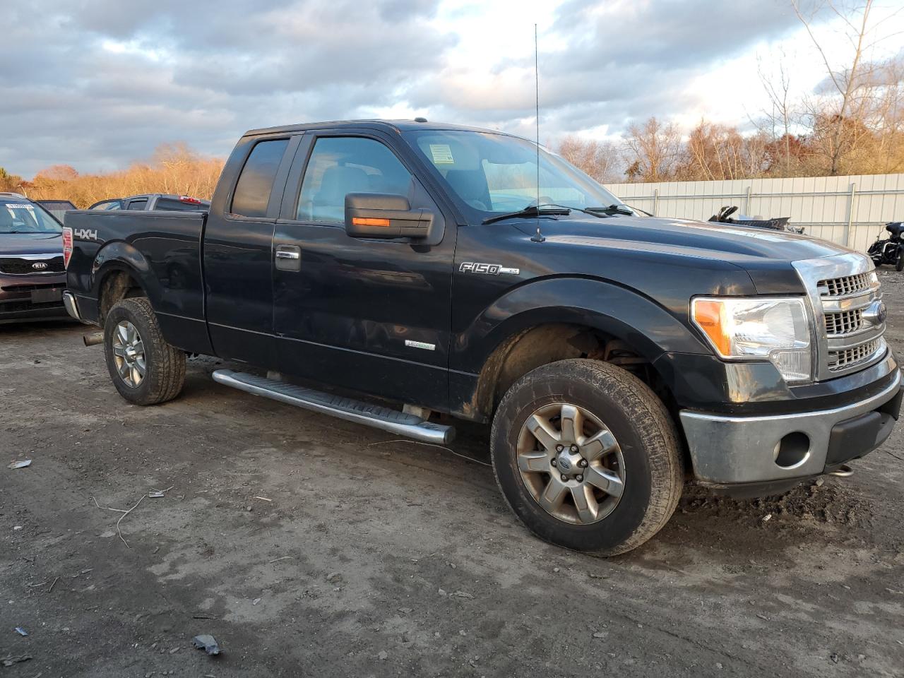 FORD F-150 SUPER CAB