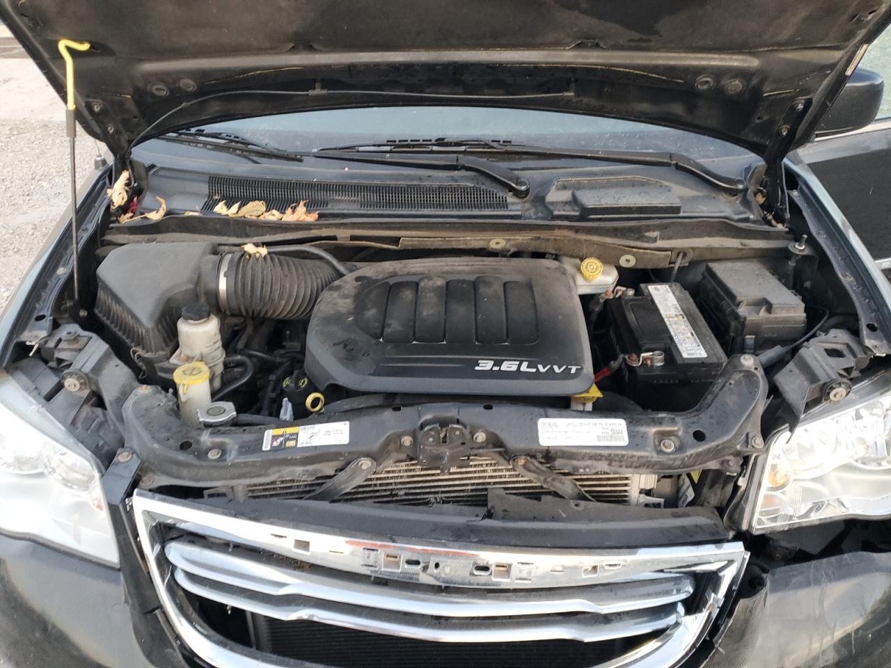 CHRYSLER TOWN & COUNTRY TOURING L