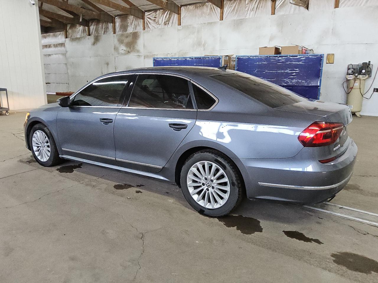 VOLKSWAGEN PASSAT SE