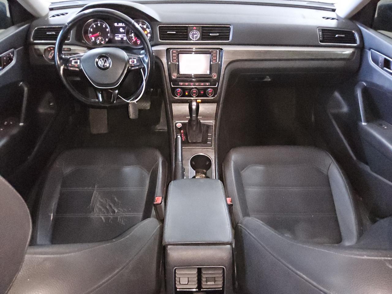 VOLKSWAGEN PASSAT SE