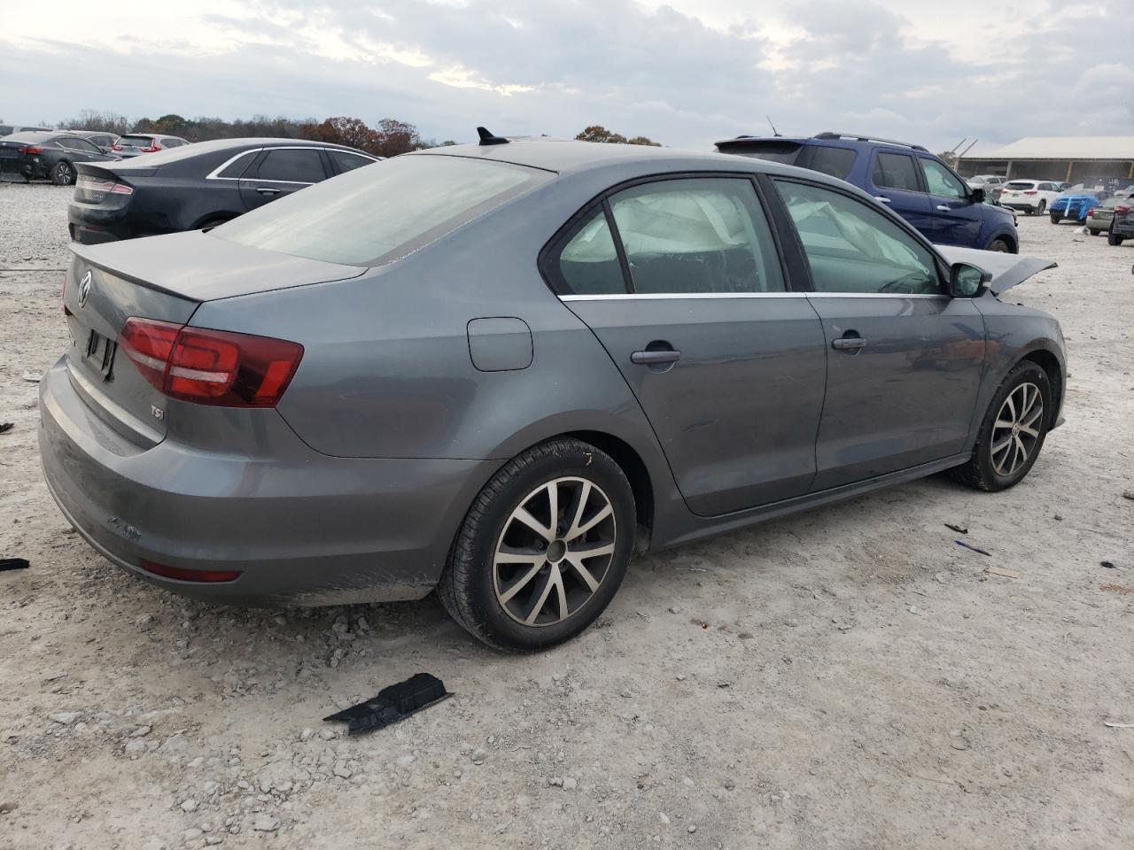 VOLKSWAGEN JETTA SE