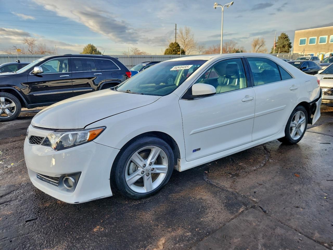 Lot #3302153135 2014 TOYOTA CAMRY HYBR