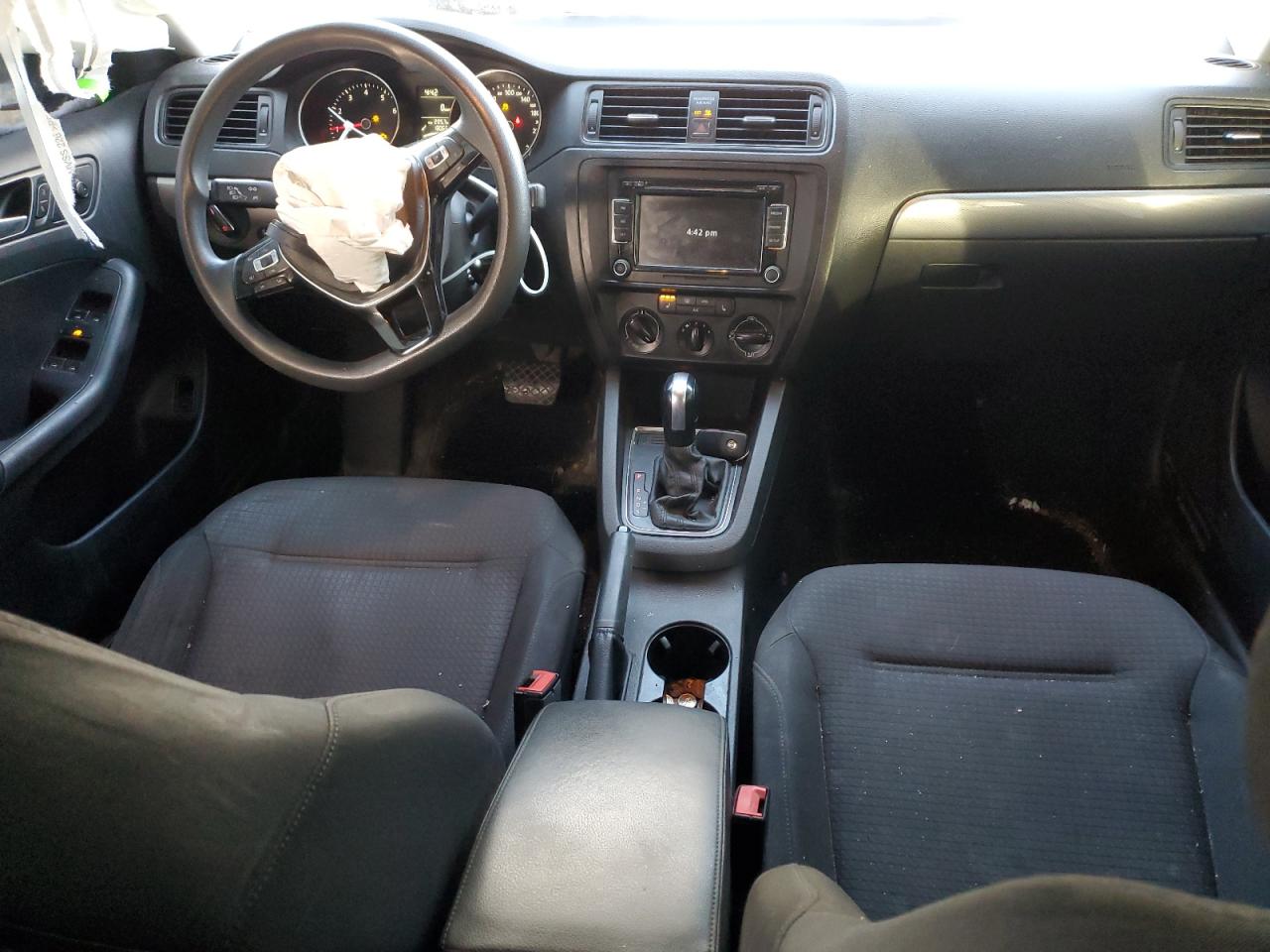 VOLKSWAGEN JETTA BASE