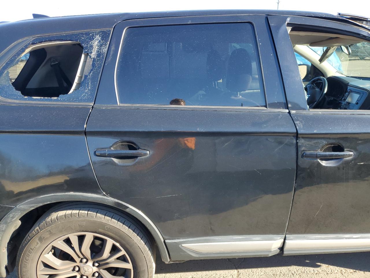 MITSUBISHI OUTLANDER ES