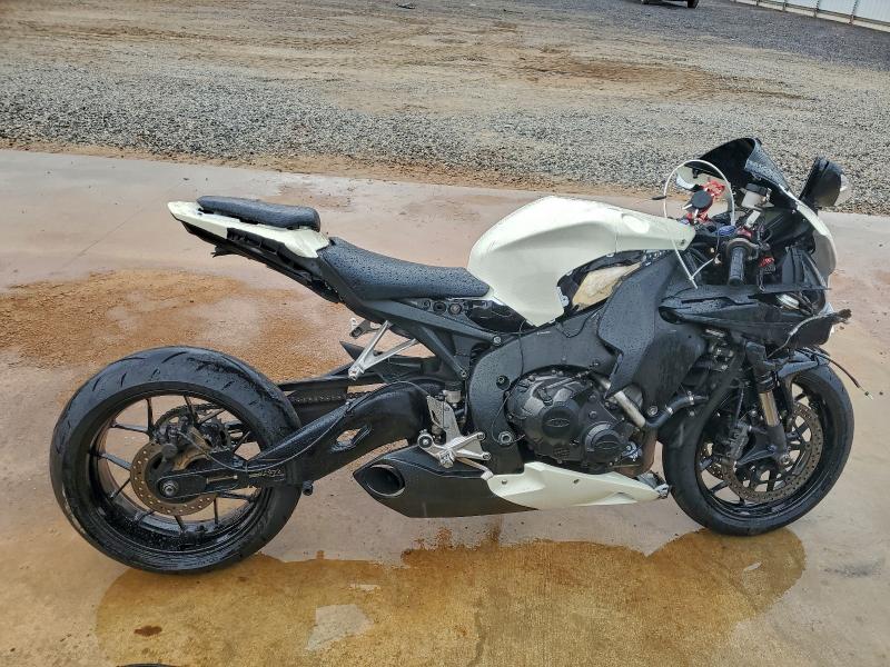 2012 HONDA CBR1000RR #3303989695