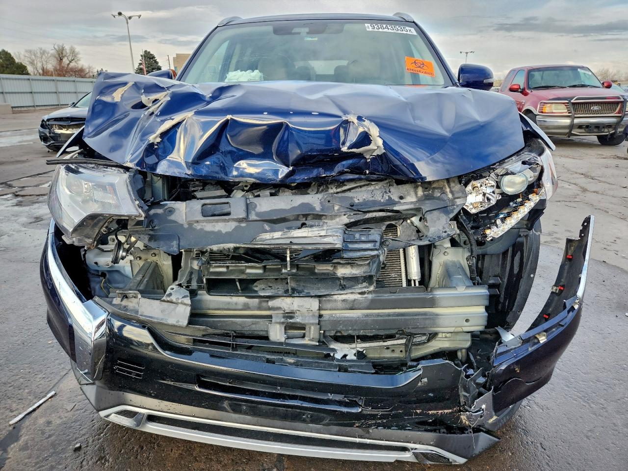 MITSUBISHI OUTLANDER SE