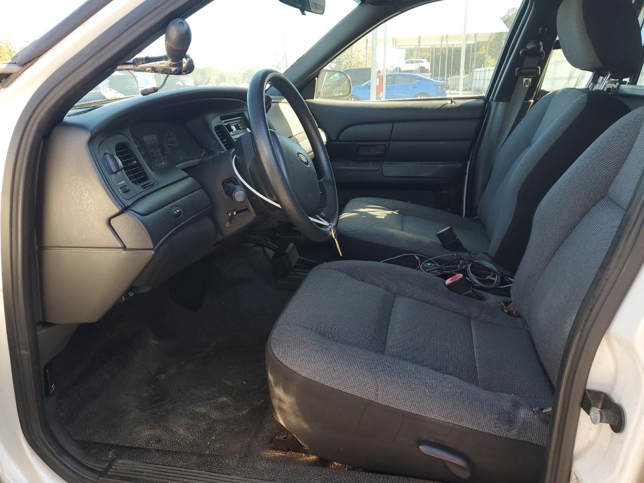 FORD CROWN VICTORIA POLICE INTERCEPTOR