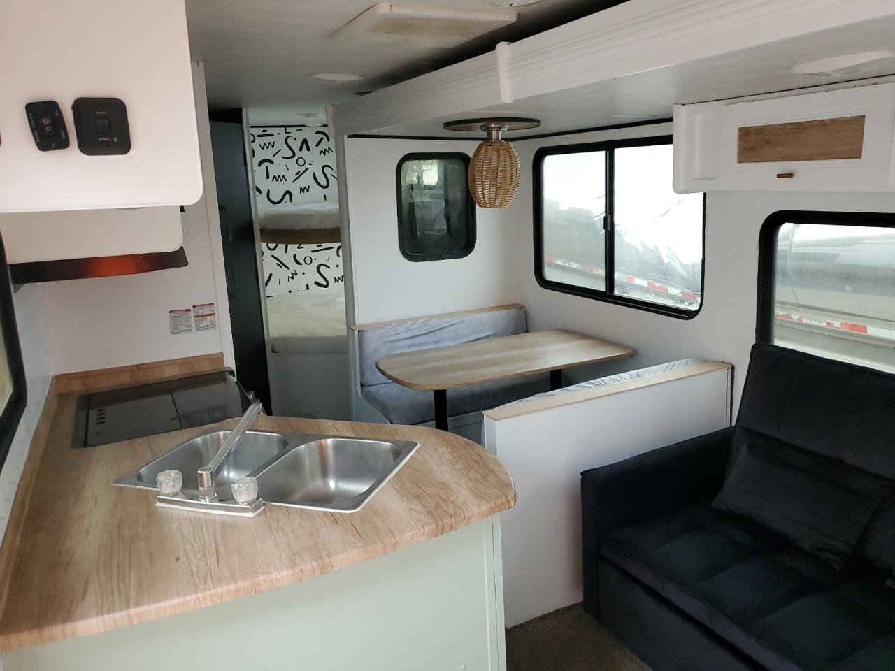 Lot #3287429020 2019 HEAR NORTH COUN