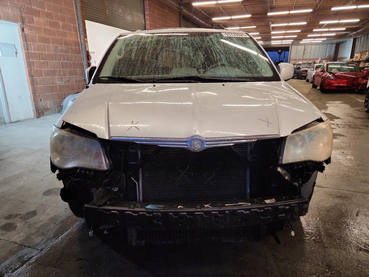 CHRYSLER TOWN & COUNTRY TOURING