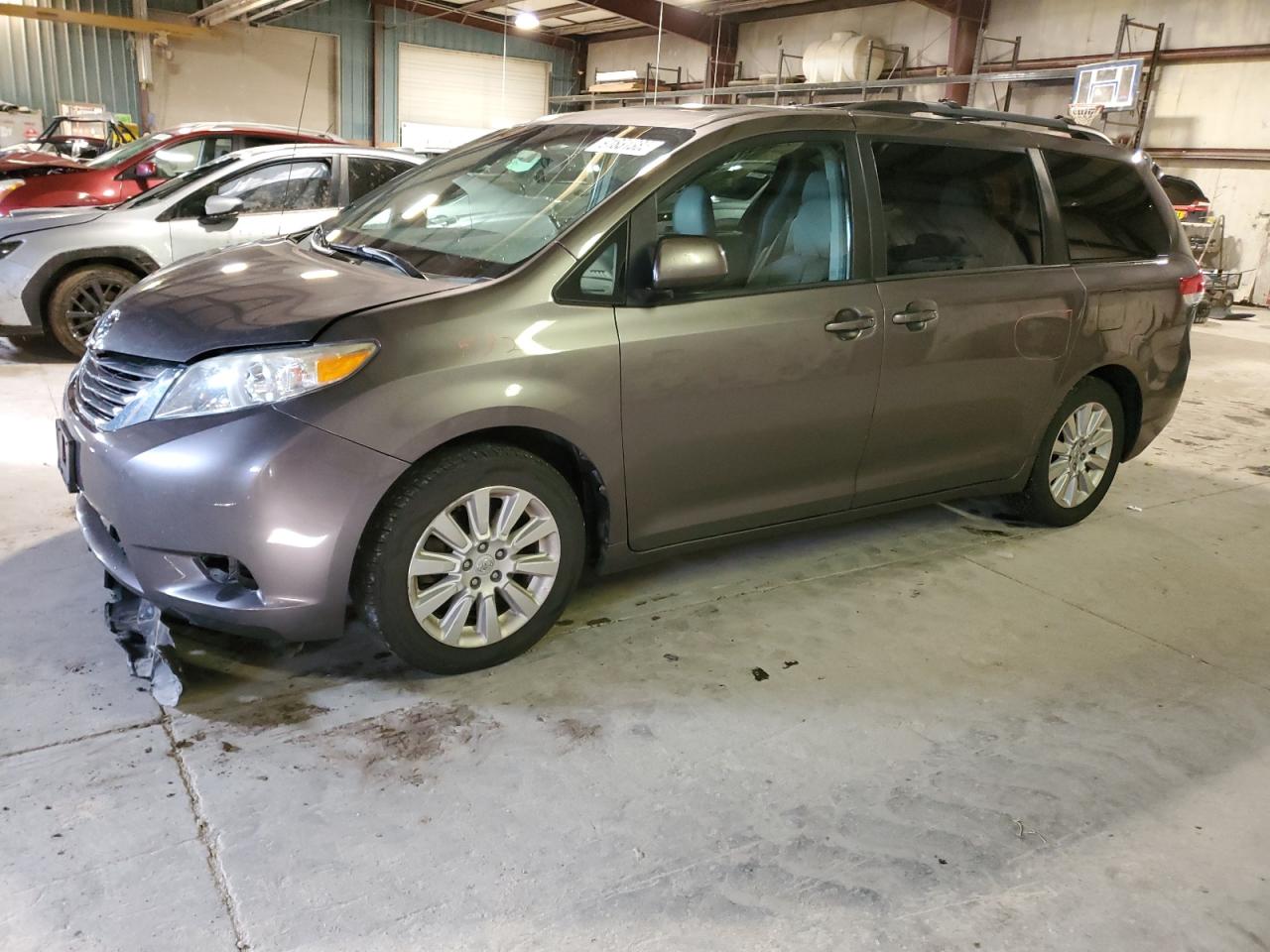 TOYOTA SIENNA XLE