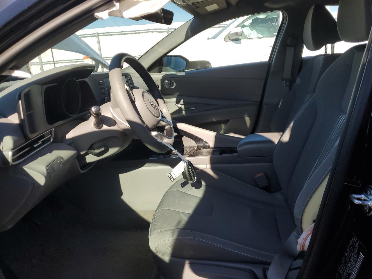 HYUNDAI ELANTRA BLUE