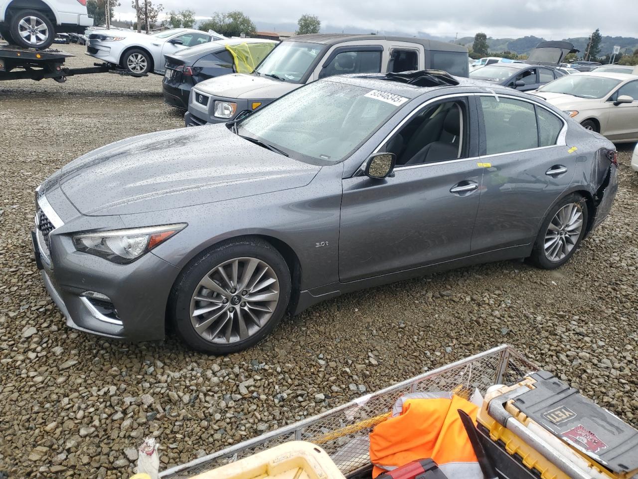 INFINITI Q50 LUXE