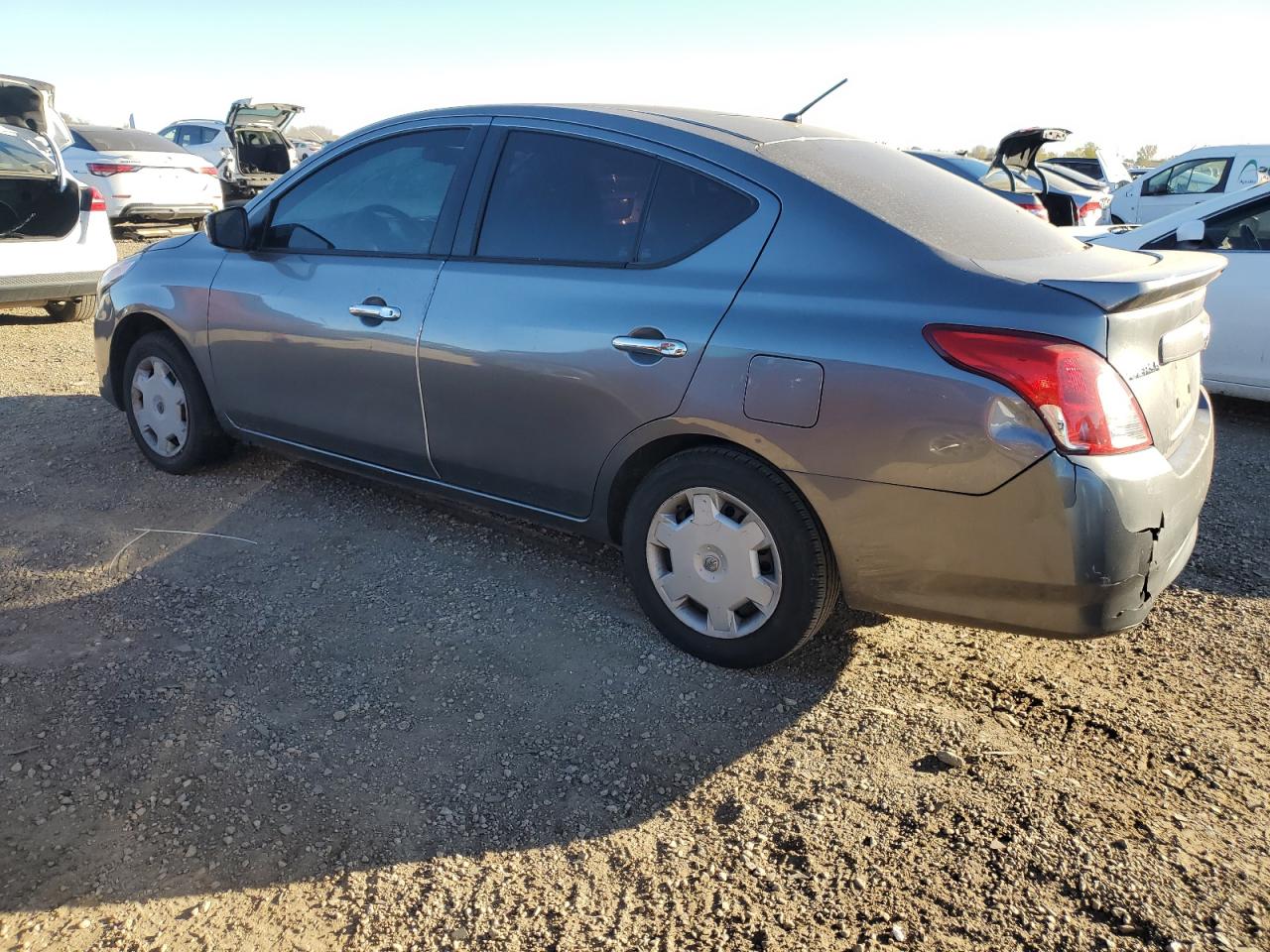 NISSAN VERSA S