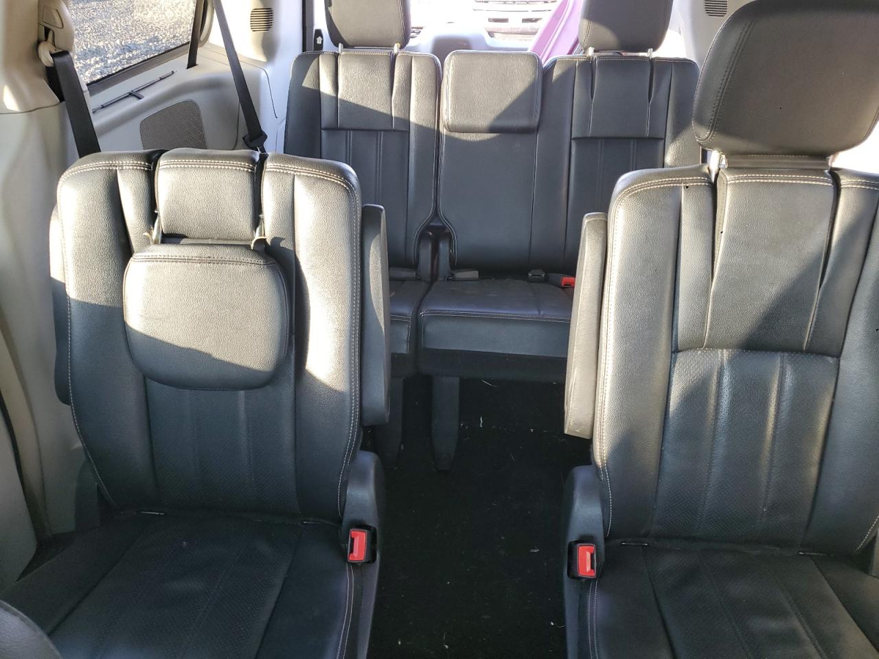 CHRYSLER TOWN & COUNTRY TOURING L