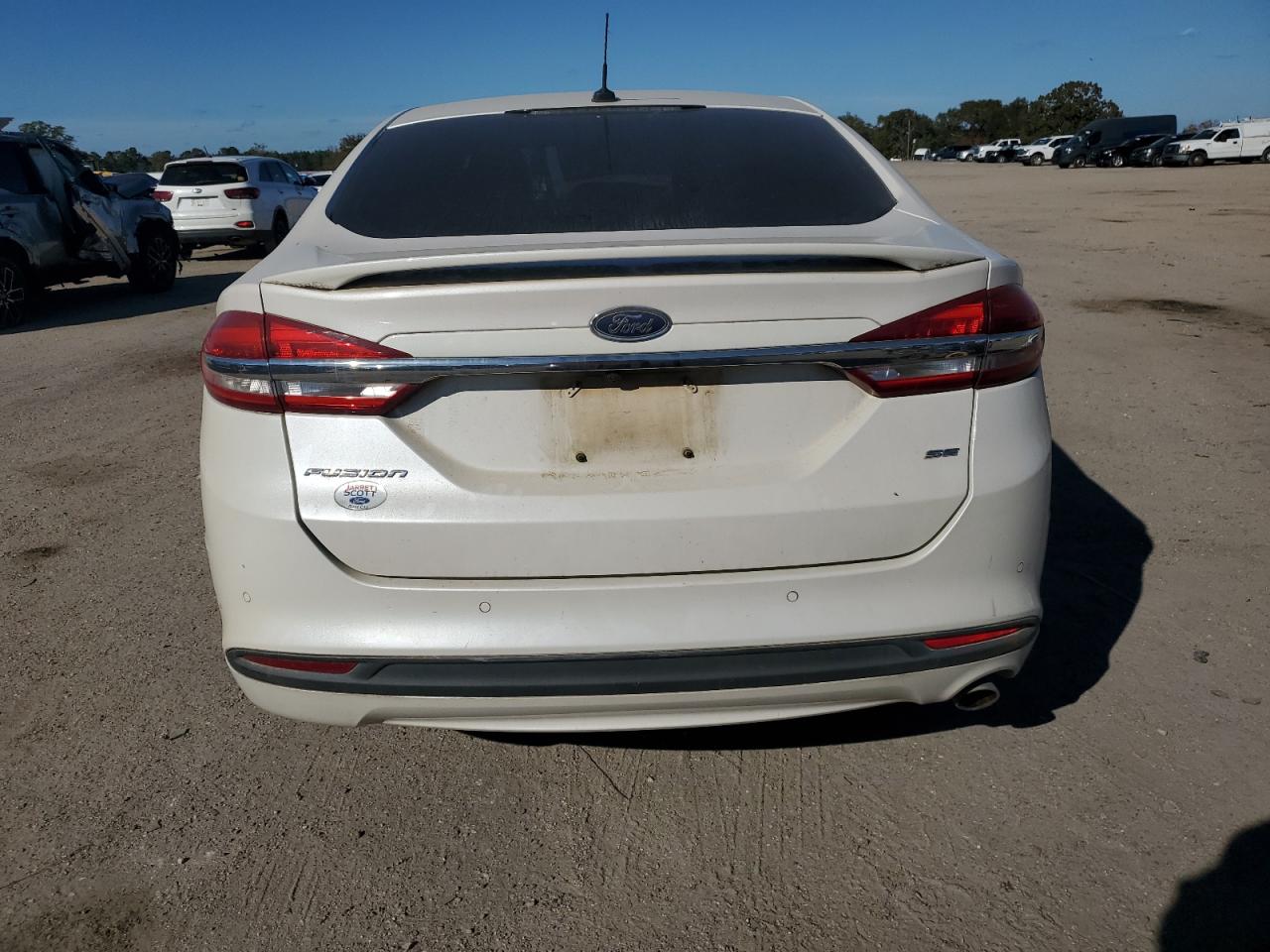 FORD FUSION SE
