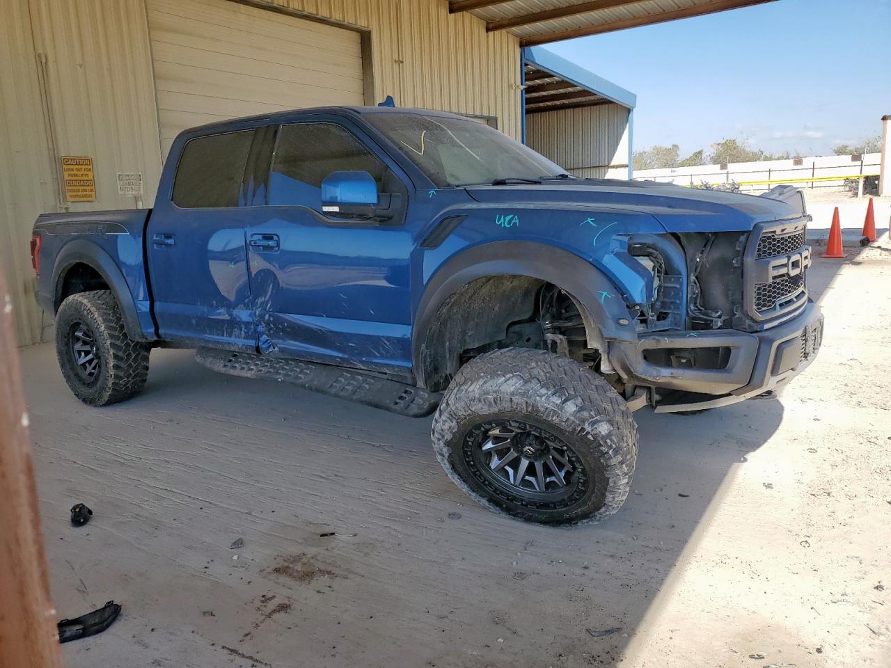 FORD F-150 RAPTOR