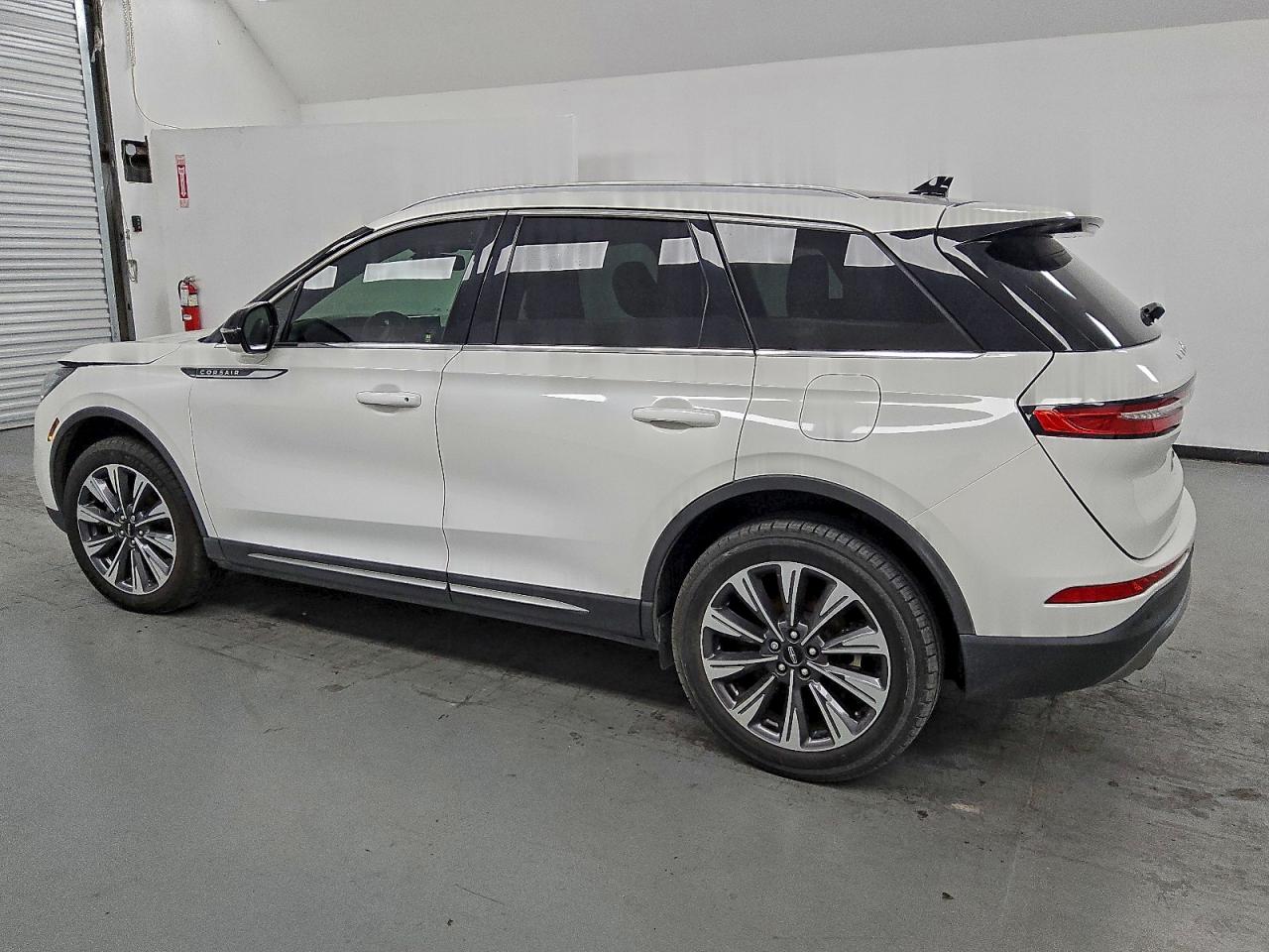 Lot #3316816398 2020 LINCOLN CORSAIR RE