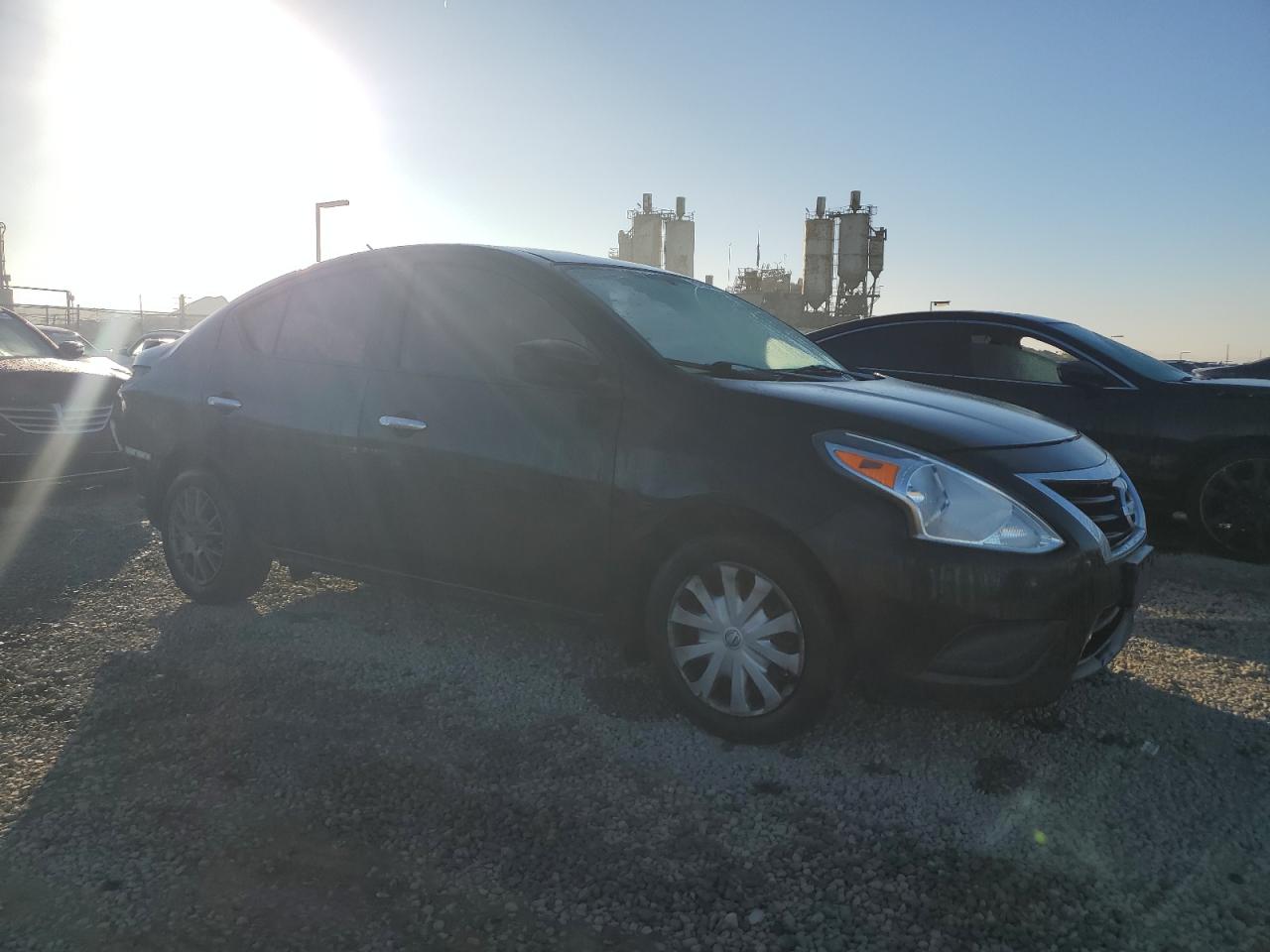 NISSAN VERSA S
