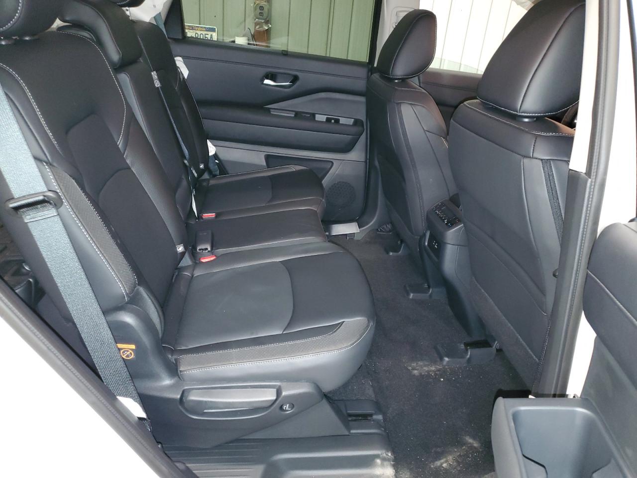 NISSAN PATHFINDER SL