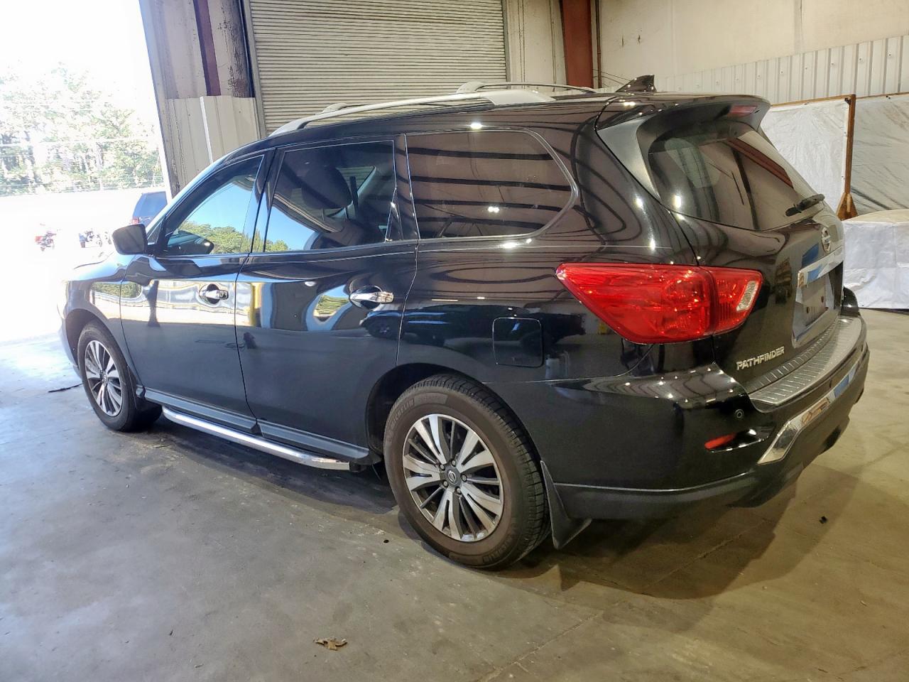 NISSAN PATHFINDER SV