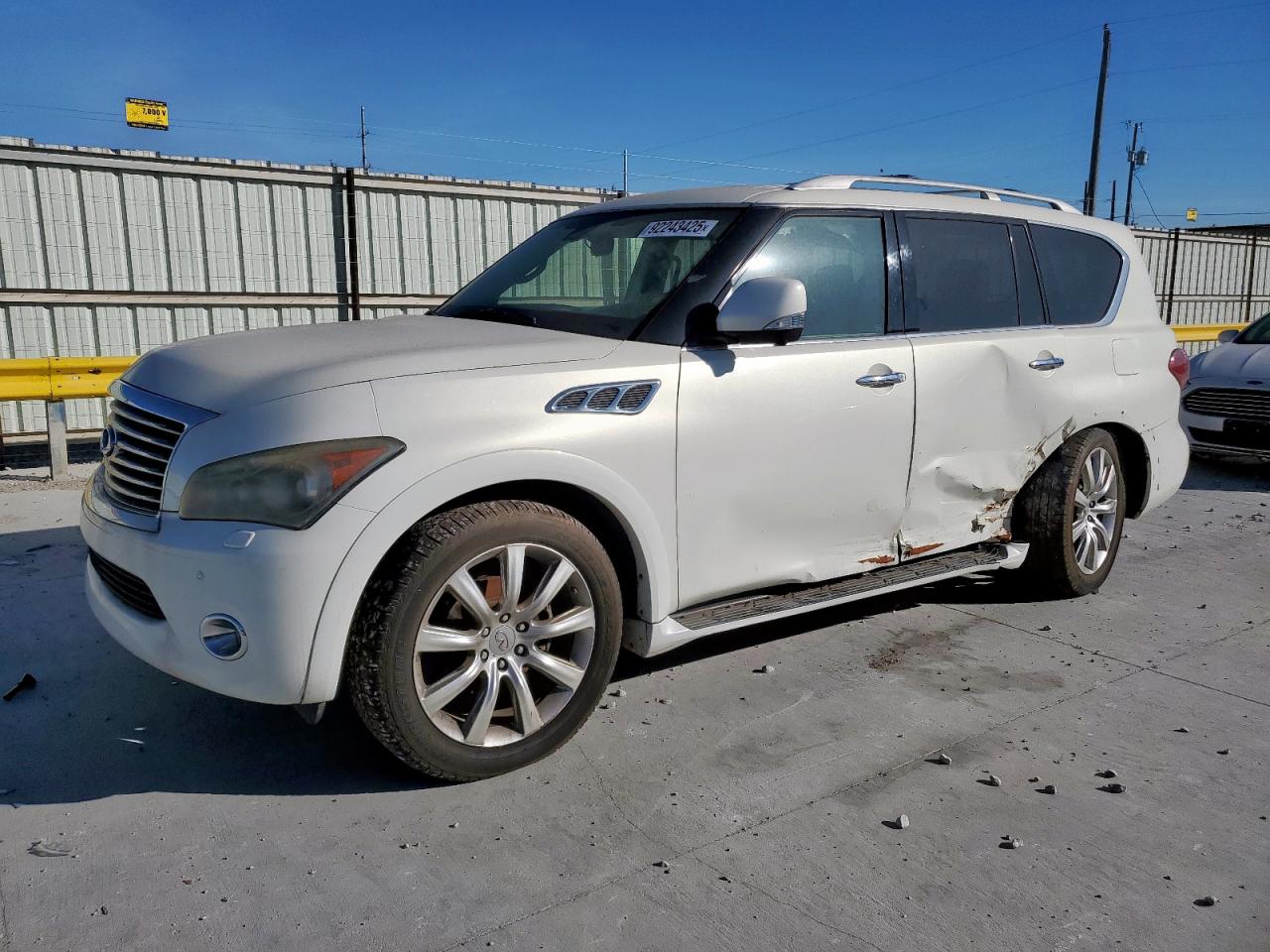 INFINITI QX56