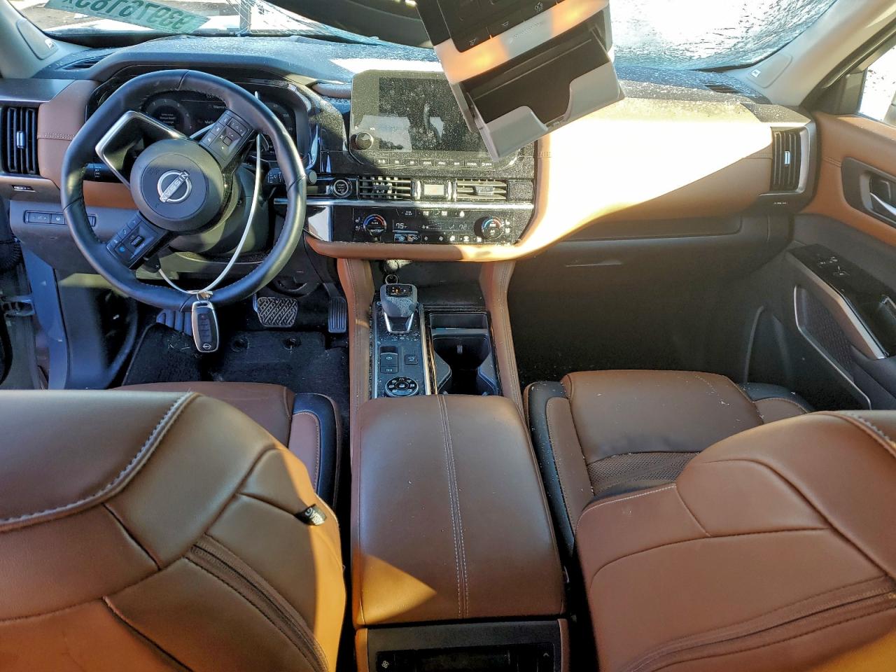 NISSAN PATHFINDER PLATINUM